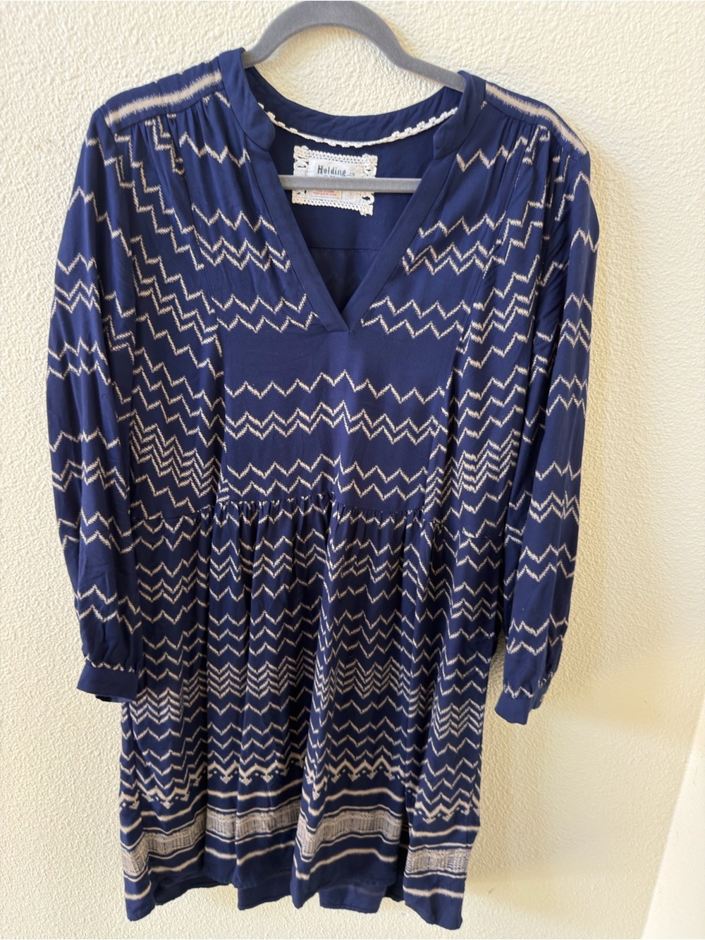 Anthropologie HOLDING HORSES Navy Tunic with Cream Zigzag Detail